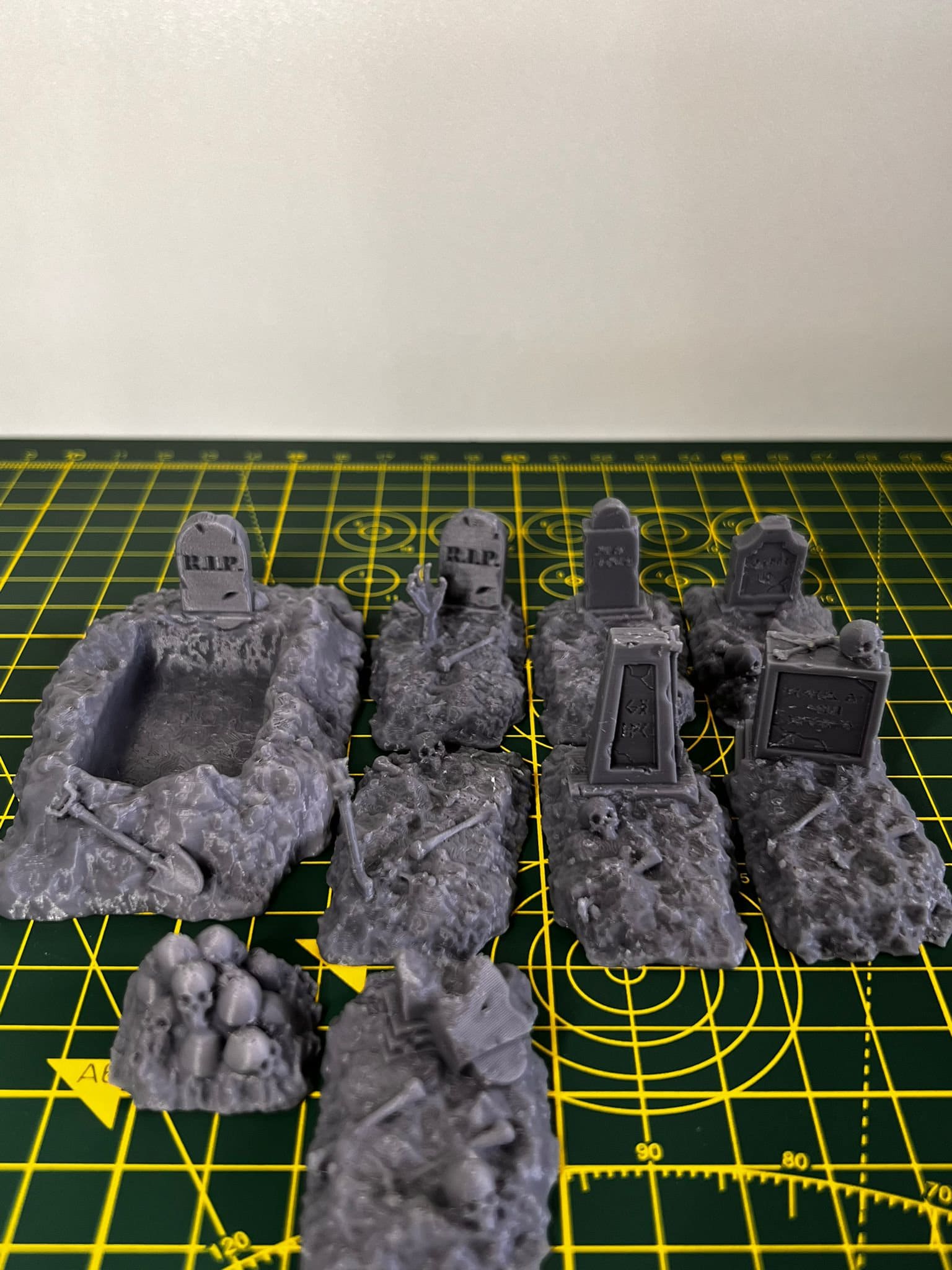 Graveyard Scatter Terrain - Scenic DnD Terrain - Halloween Decoration - colour option