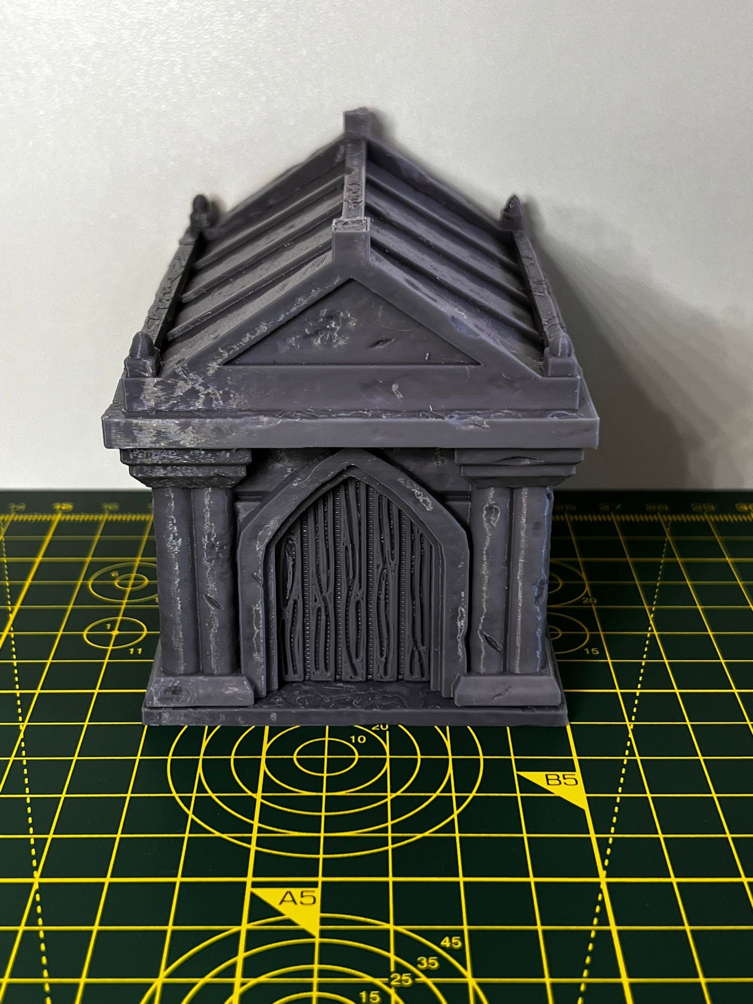 Mausoleum - Scenic DnD Terrain - Halloween Decoration - colour option