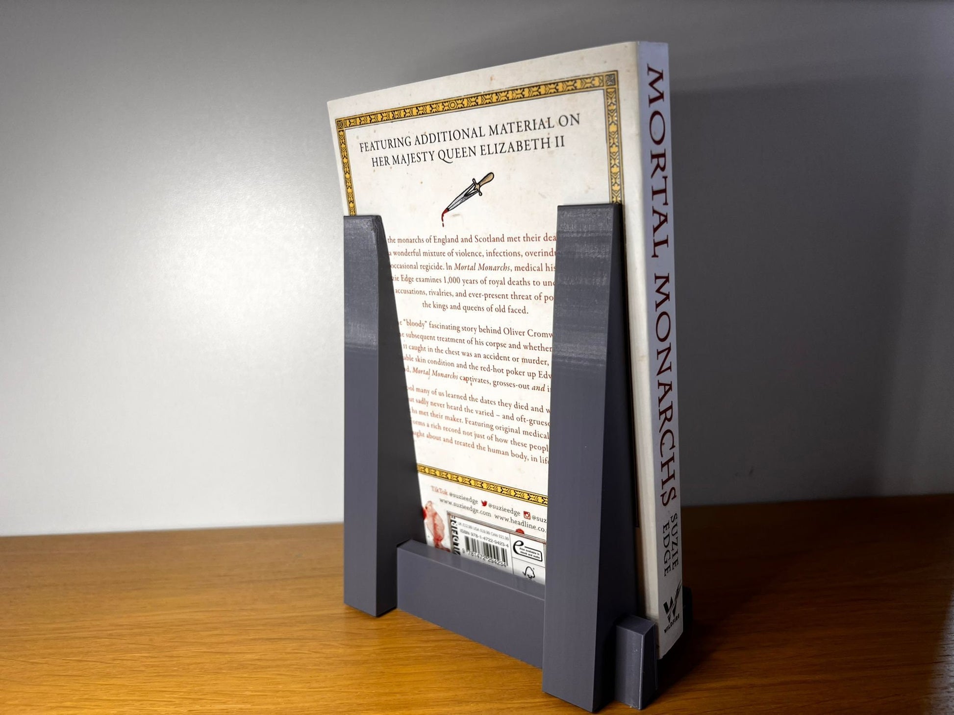 Adjustable Book Display Holder - detail view