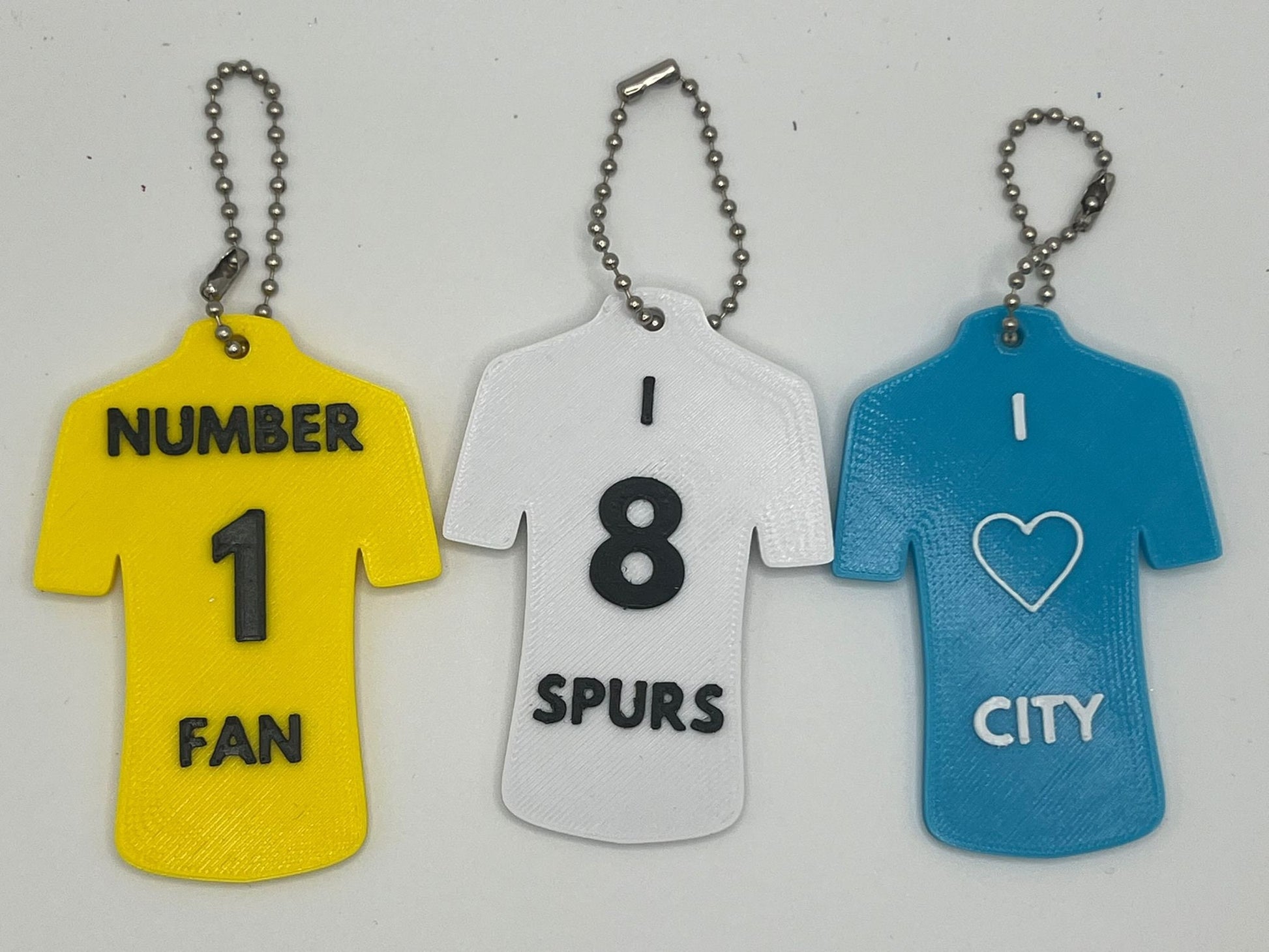 Personalised Sport Shirt Keyring - scale view
